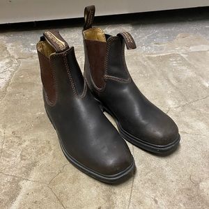 Women’s Stout Brown Chisel Toe Blundstones